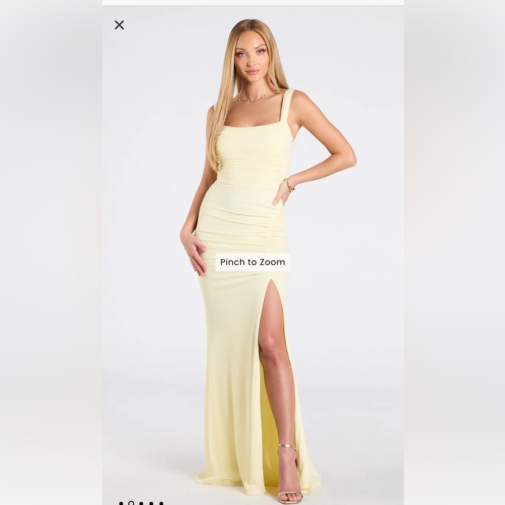 Elegant yellow Evening Gown